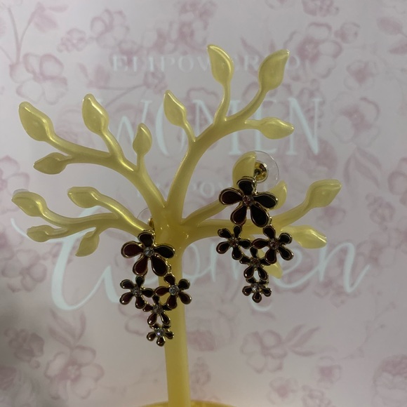 Flower studs - Picture 2 of 4